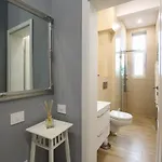 Mianelly Center * Köstence