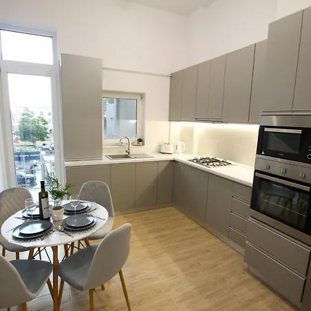 Mianelly Center Daire Köstence