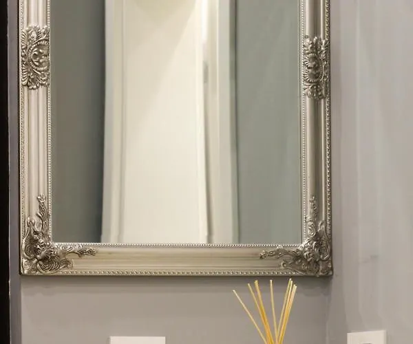 Mianelly Center Daire Köstence