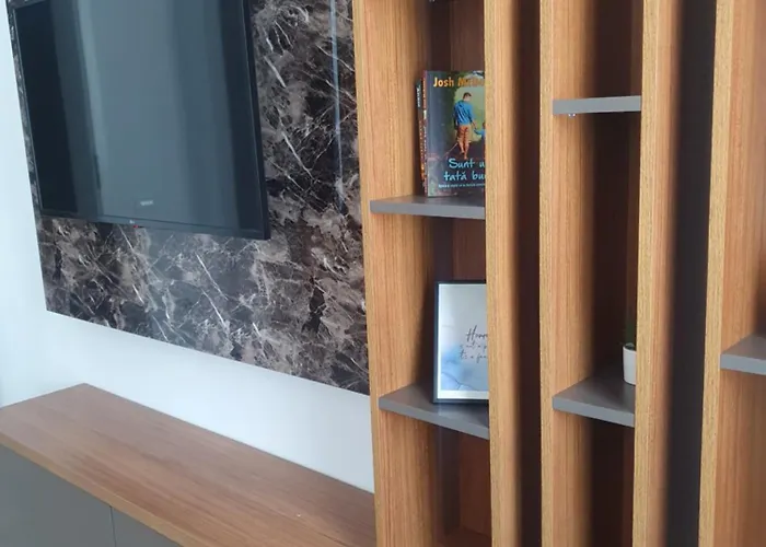 Daire Mianelly Center